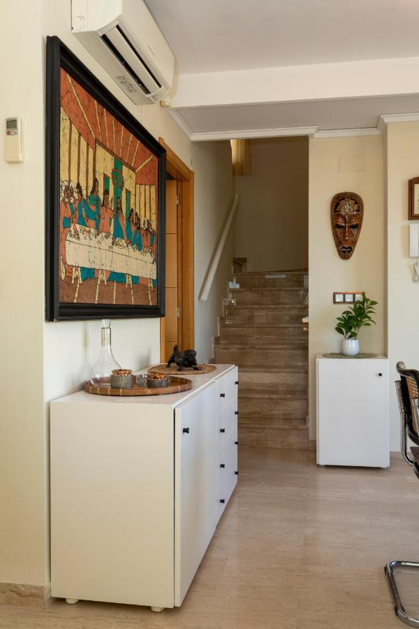 Apartment Caleta, Atico, 3 Frente Al Mar, By Bookindenia