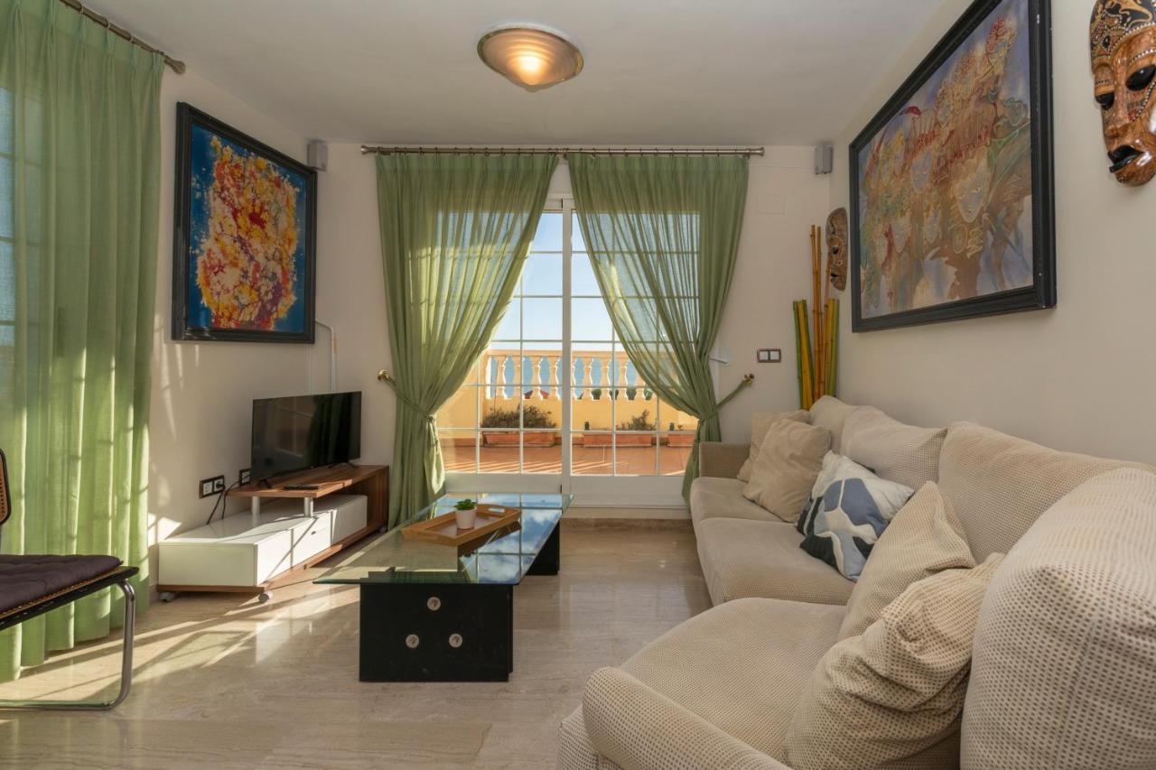 Apartment Caleta, Atico, 3 Frente Al Mar, By Bookindenia *