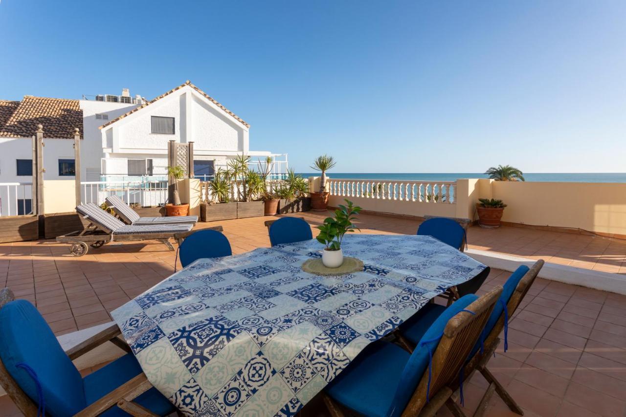 Caleta, Atico, 3 Frente Al Mar, By Bookindenia *